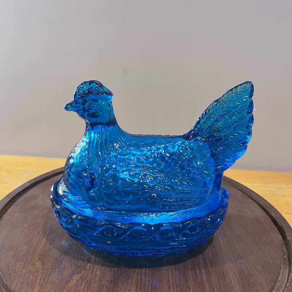 Vtg L.E. Smith Capri Blue Glass Hen on Nest Covered Candy Dish Farmhouse  5.5"